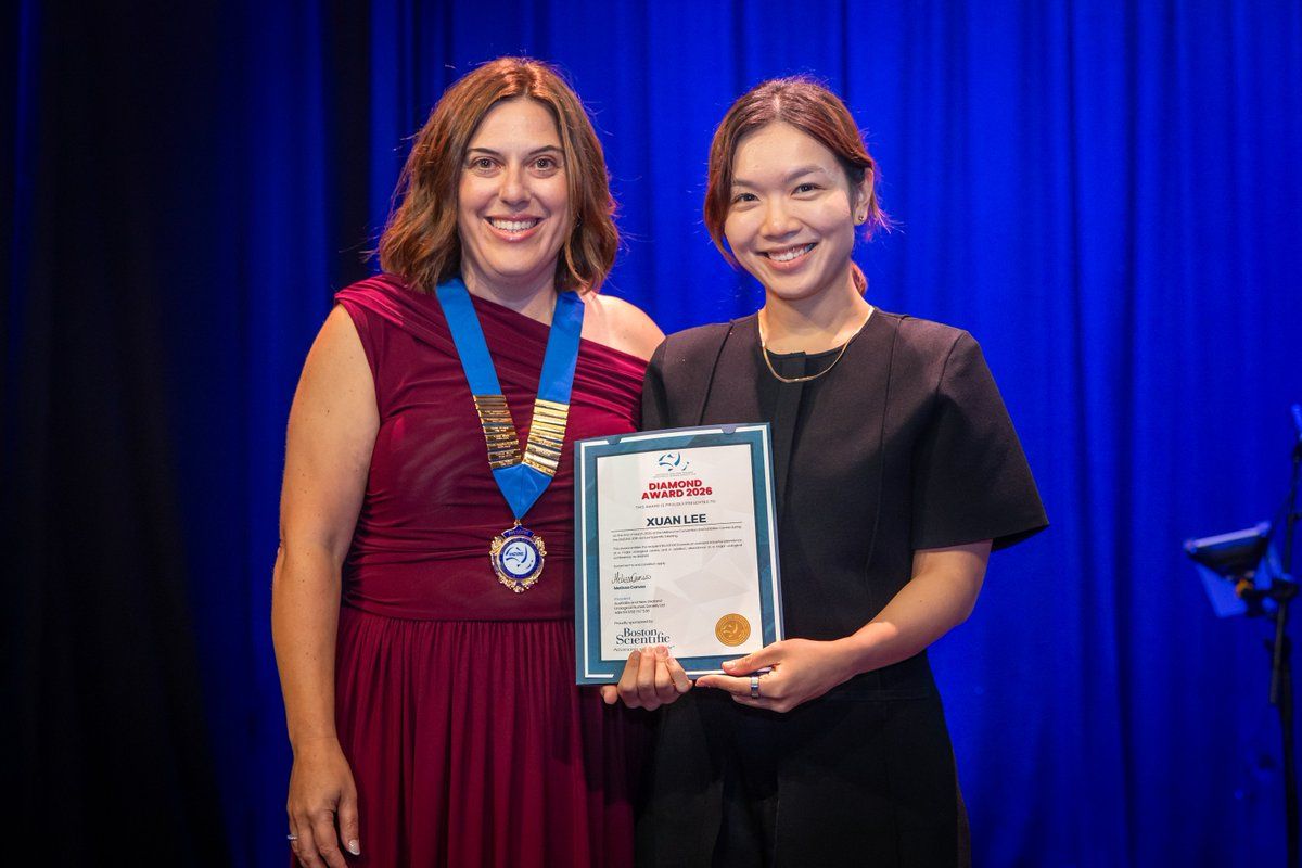Xuan Lee receiving the Diamond Award
